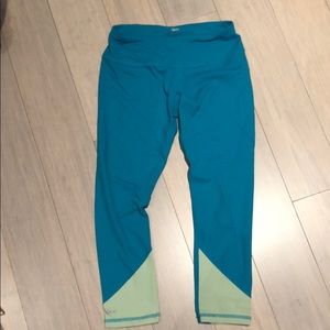tonic yoga cropped (⅞) leggings